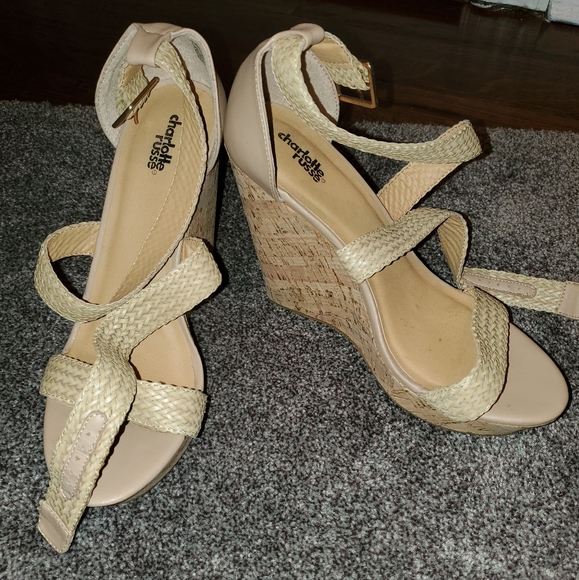 Shoes - Picture 3 of 7